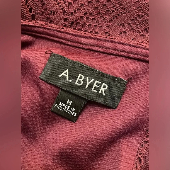 A. BYER - WOMEN'S MAROON WINE PURPLE LACE DRESS - FLARED SLEEVES - SIZE M - Picture 5 of 8